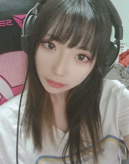 肉妇春潮干柴烈火ⅹxx视频