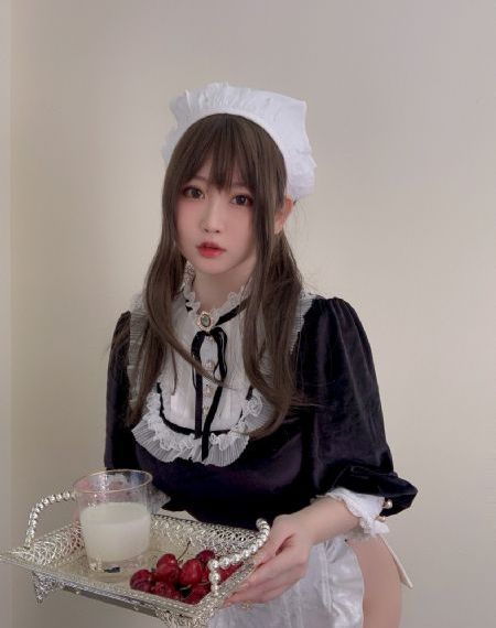 大胸的女大学生