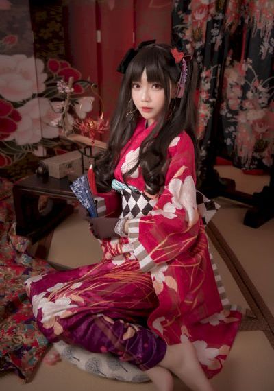 加油站的6个瑞士女孩