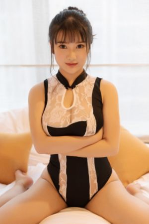 摸胸摸下面